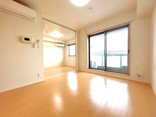 スリーエイトナイン リビング