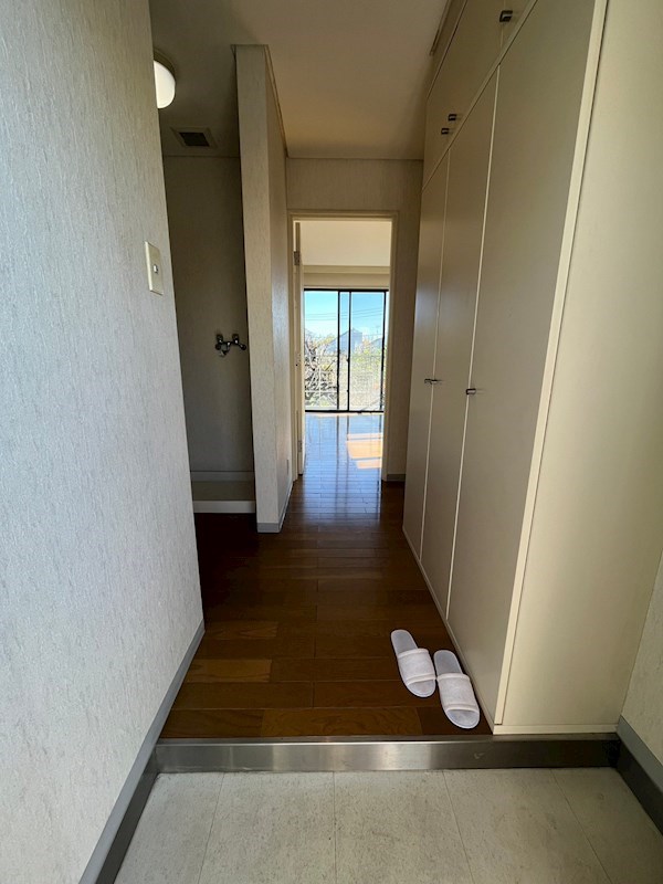 サンフラット 玄関