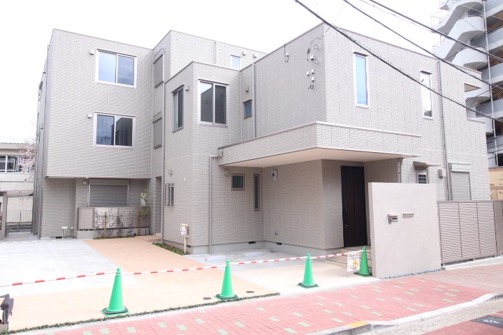 メトロガーデン 201号室 外観