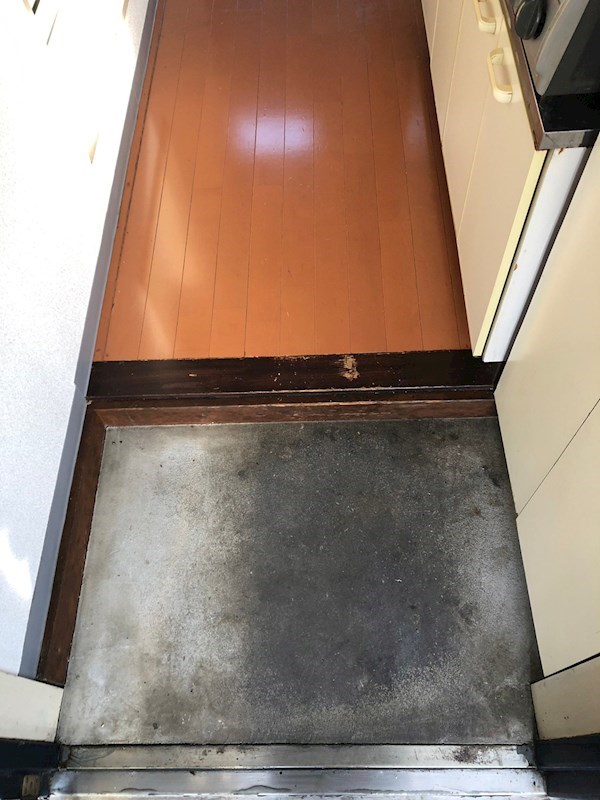 フラットハナタキ 玄関