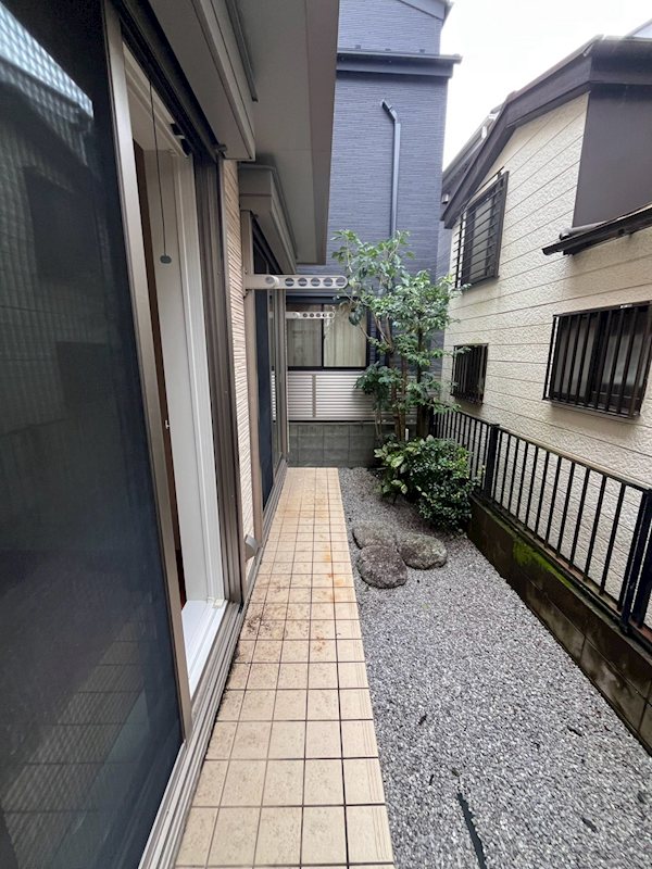 Laurier　East ベランダ