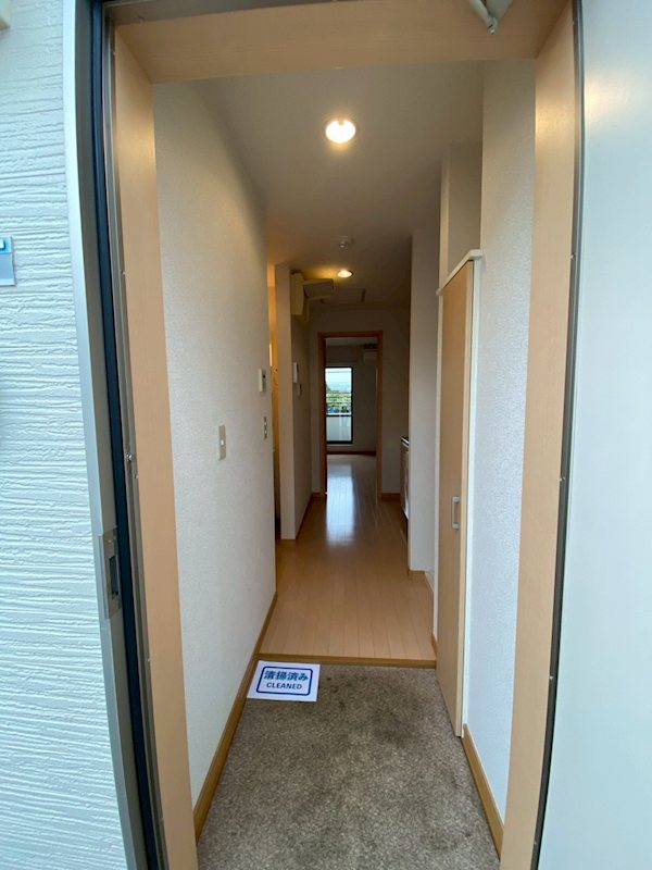 ヒルズロワール 玄関