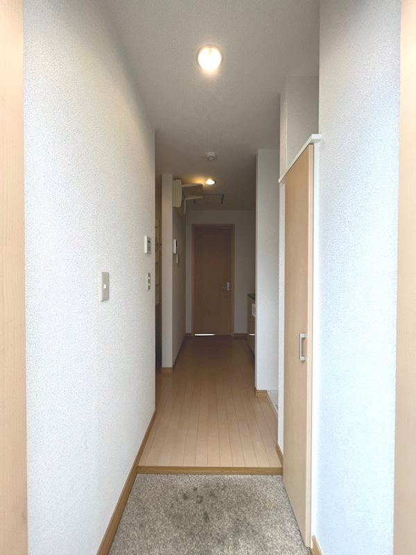 ヒルズロワール 玄関