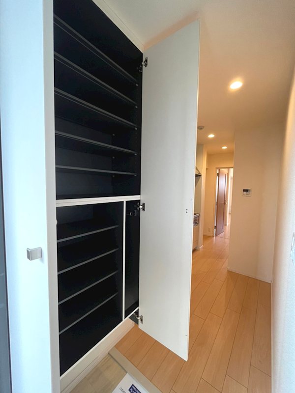 サニーアワーズ池ノ上 玄関