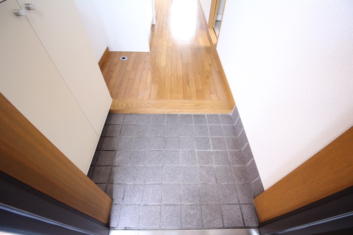 Dimora Kitazawa（ディモーラ北沢） 玄関