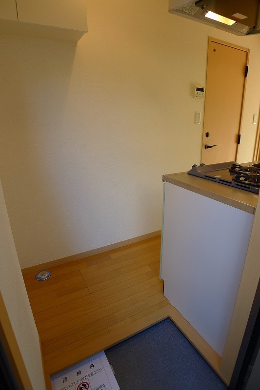 プレジオ下北 玄関