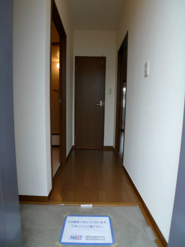 アゼリアＡ 玄関