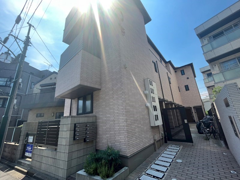 エイツリーズ 302号室 外観