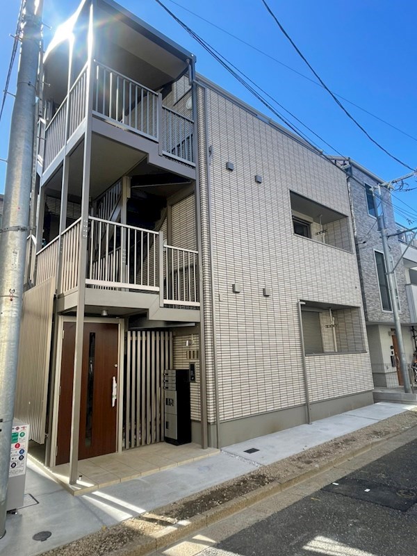 ルーチェ中根 301号室 外観