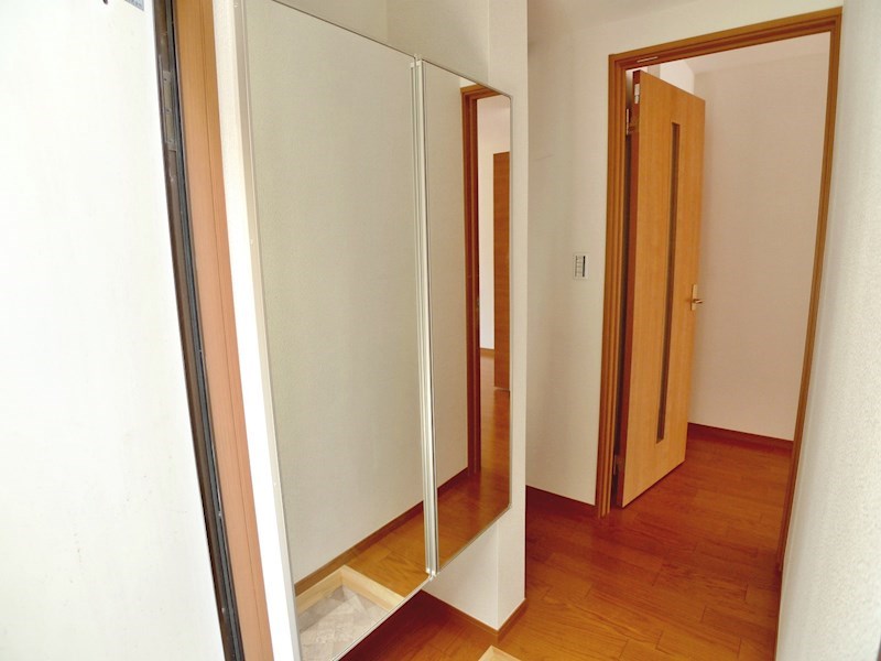 フラワーハウス 玄関