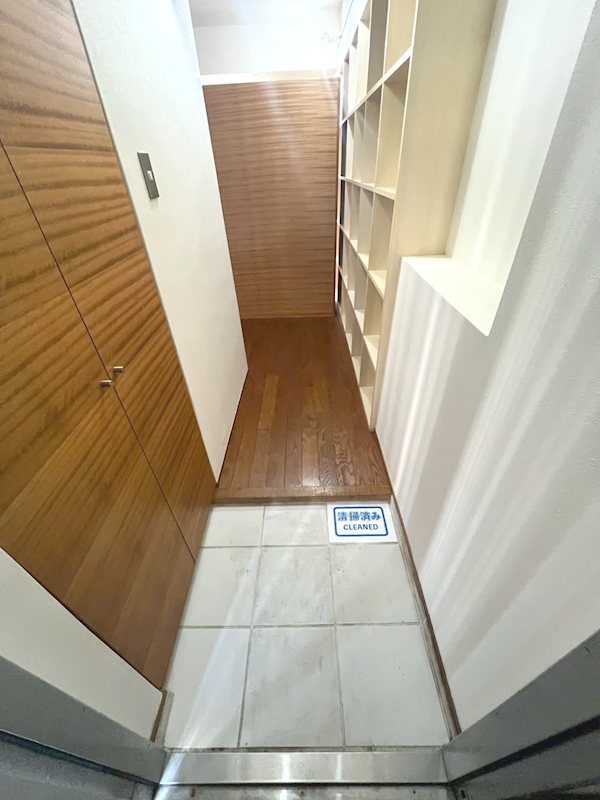 DE BLANC(ドゥブラン) 玄関