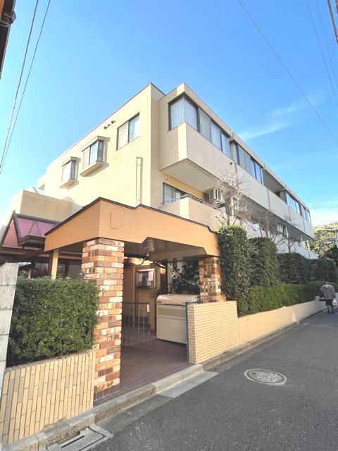 パインクレスト 203号室 外観