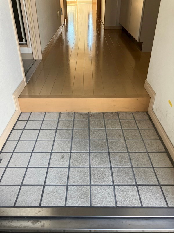 シャルモントアレ能美 玄関