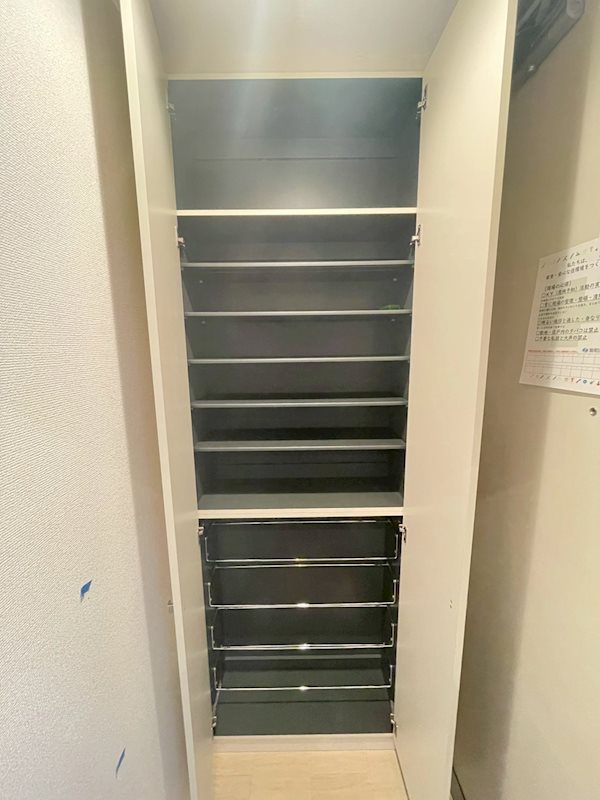 メゾン凛 玄関