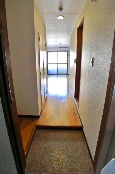 カーサフジイ 玄関