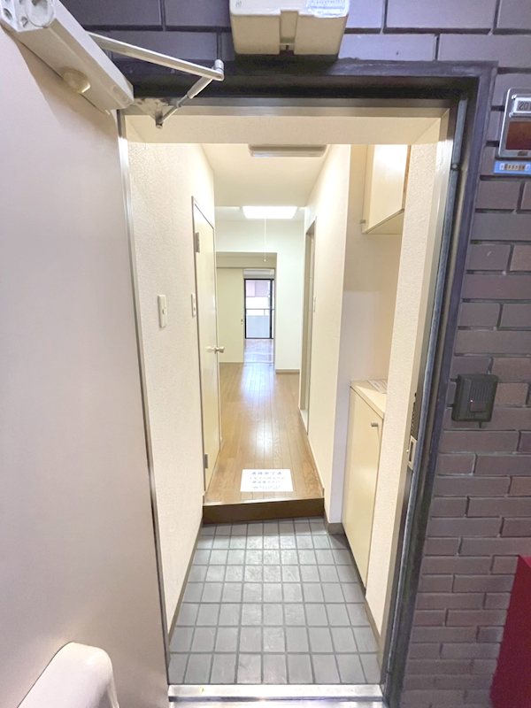 グランドール宮崎 玄関