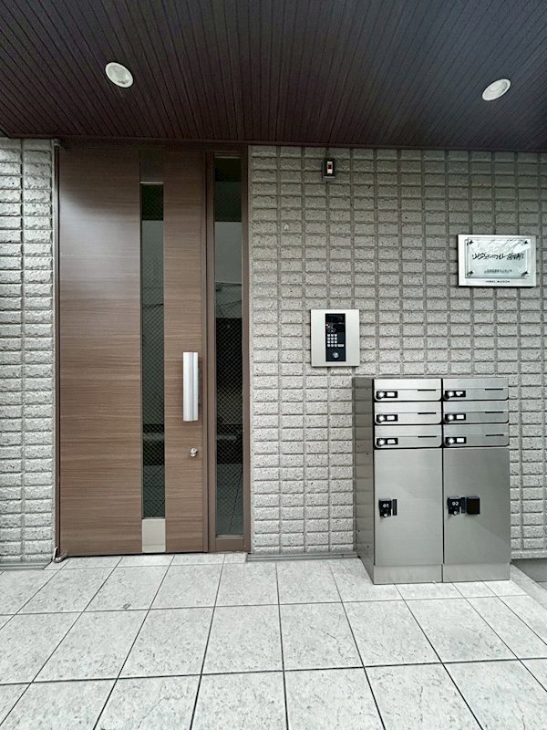 リヴェール宮前 玄関