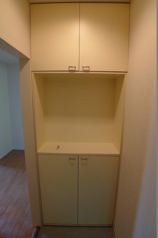 シャトル経堂 玄関