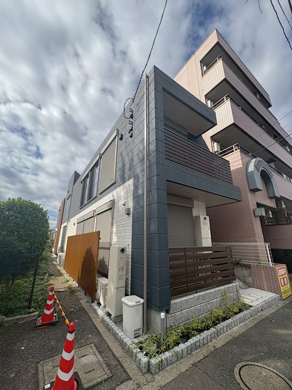 リンデンハイムキョウドウ 201号室 外観