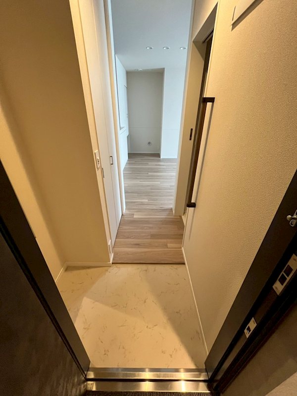 Ｎ・Ｗ　ＲＥＳＩＤＥＮＣＥ　ＡＳＡＧＡＹＡ 玄関