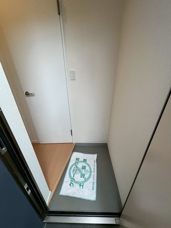 ホワイトパインⅡ 玄関