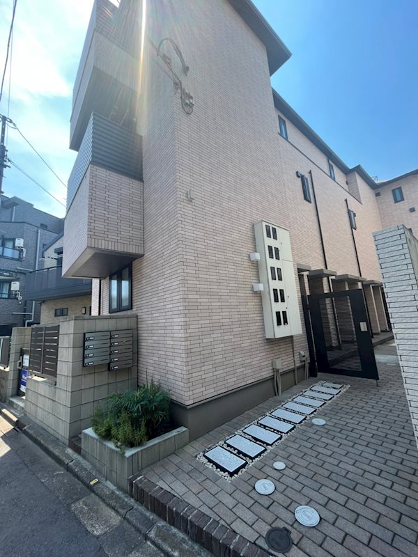 エイツリーズ 102号室 外観