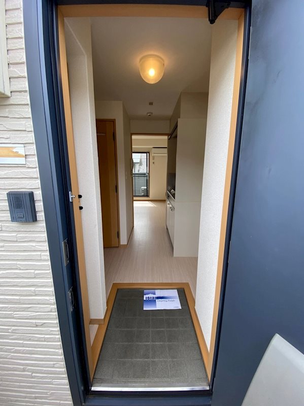 THE TOWN HOUSE (ザ　タウン　ハウス） 玄関