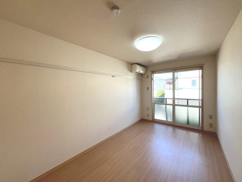 ツインパインコート リビング