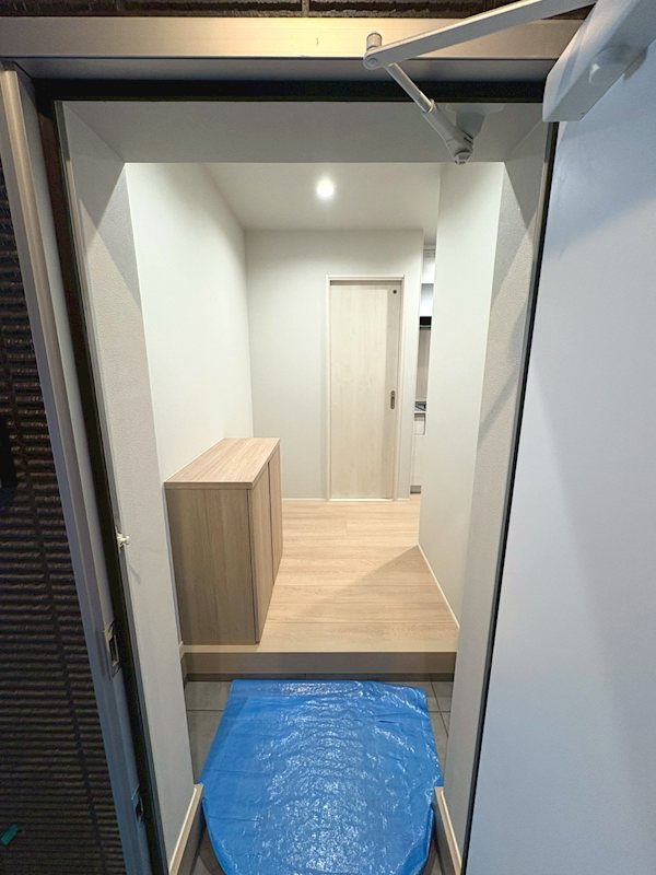 modest東（モデストヒガシ） 玄関