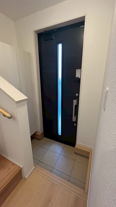 中野区南台4丁目戸建　B棟 玄関