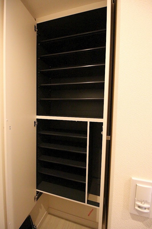 Pine Grove DAITA 玄関