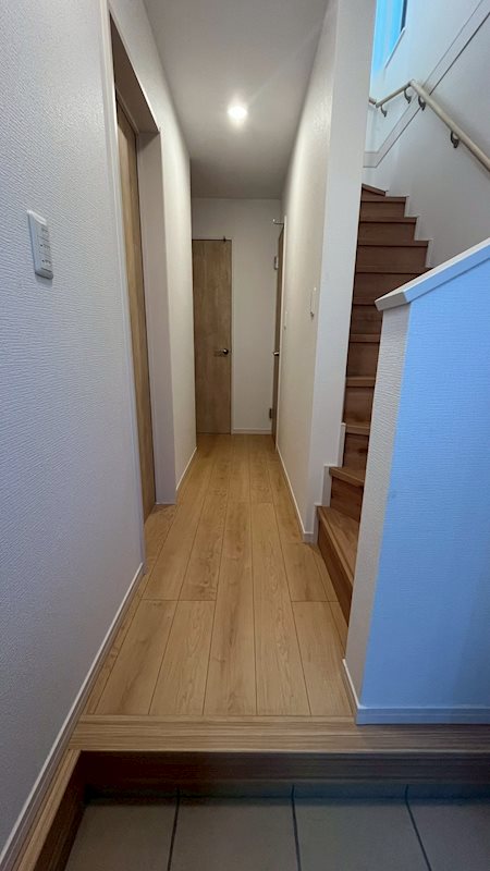 中野区南台4丁目戸建　B棟 玄関