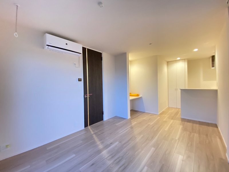 ゼルコバ　ヒルズ リビング