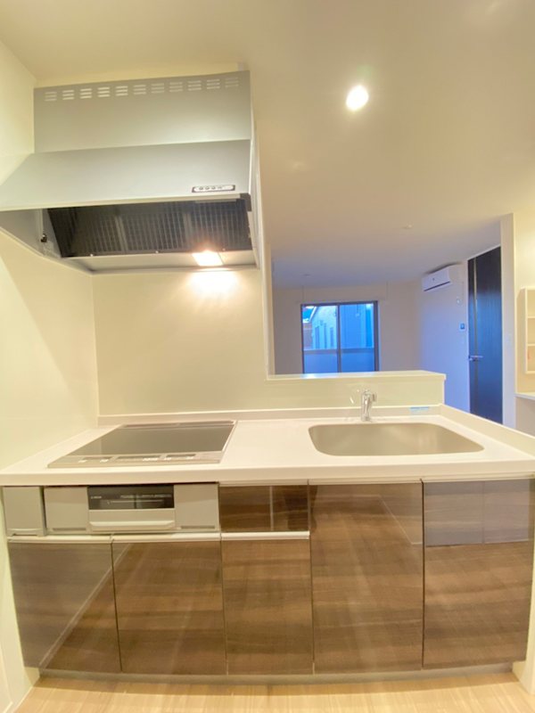 ゼルコバ　ヒルズ キッチン