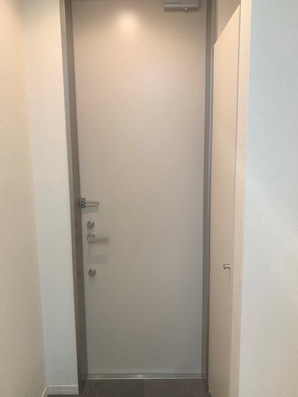 メゾンウィステリア 玄関