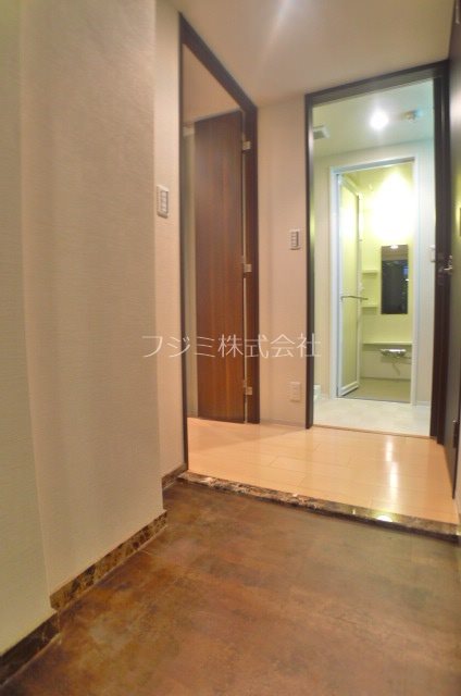 エアリーズ中野 玄関