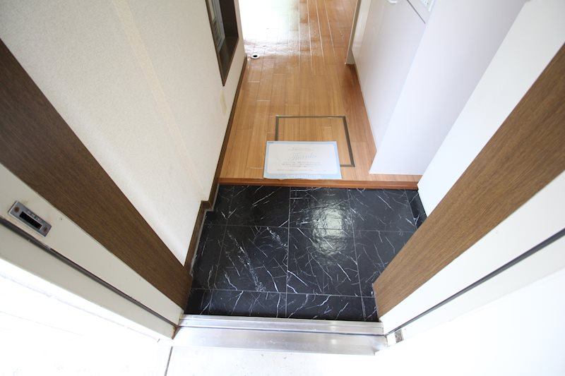 ヴォーンツインマーシャイン 玄関