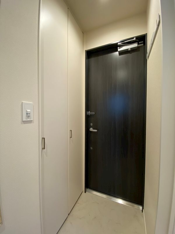 ゼルコバ　ヒルズ 玄関