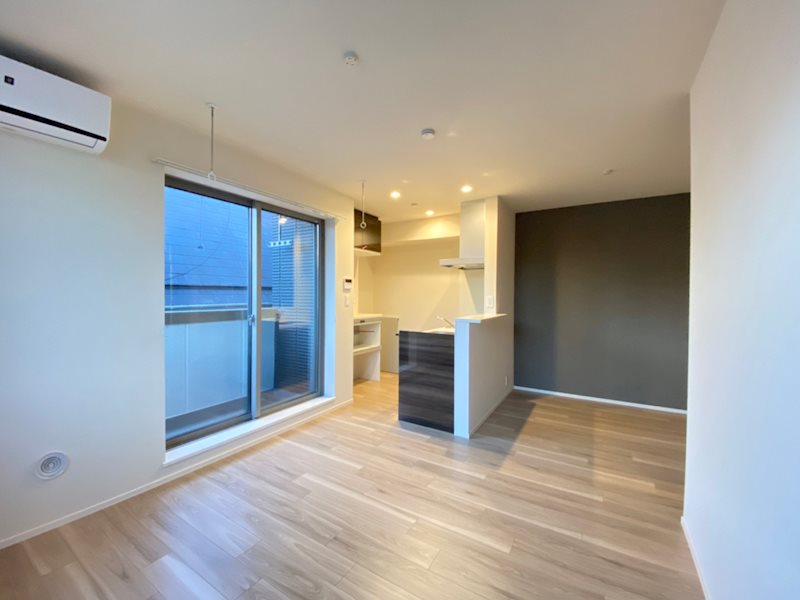 ゼルコバ　ヒルズ リビング