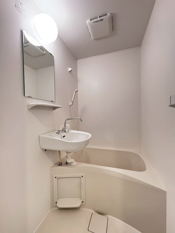 IRIS（アイリス） 風呂画像