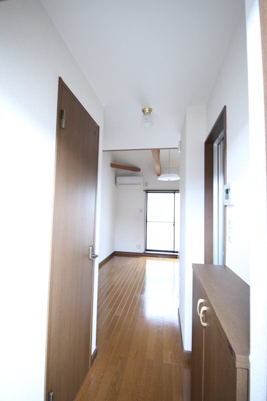 パインレーブ 玄関