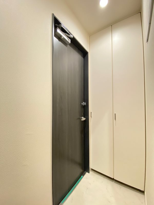 ゼルコバ　ヒルズ 玄関