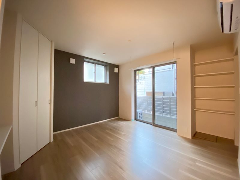 ゼルコバ　ヒルズ ベッドルーム