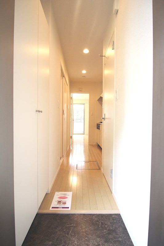 メゾンラミューズ 玄関