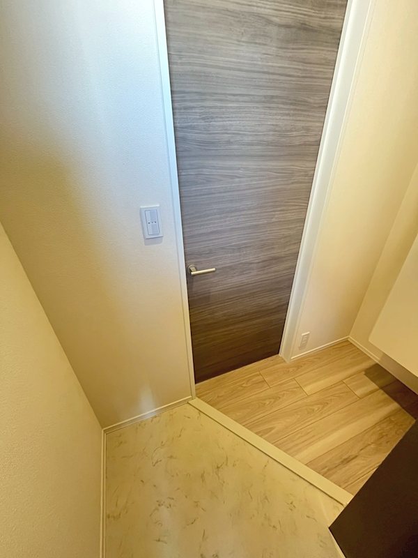 メゾン・ラ・ネージュ 玄関