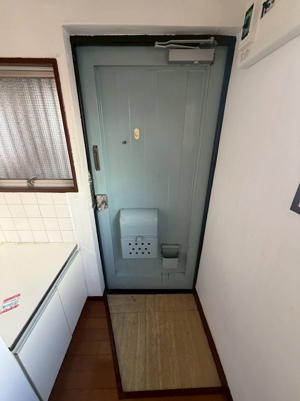 レヂデンスアシムラ 玄関