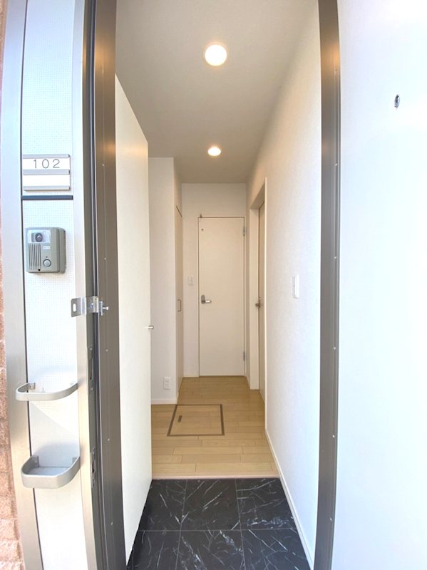 メゾン富岡 玄関