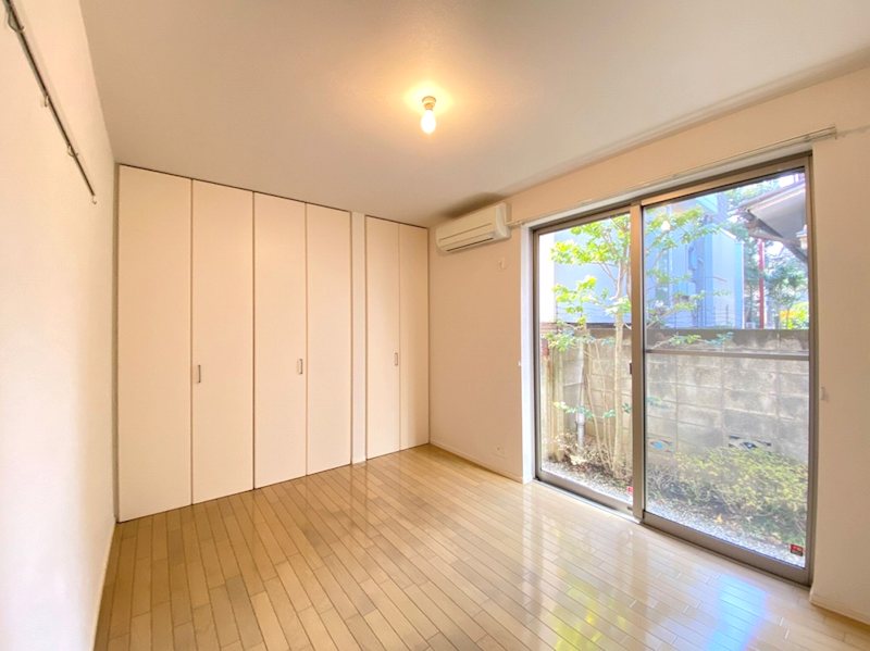 メゾン富岡 ベッドルーム