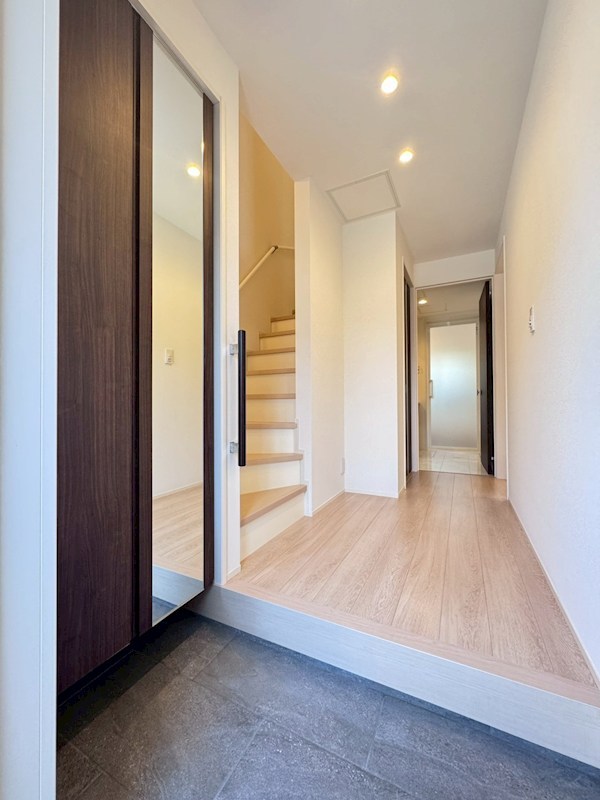 日吉町戸建貸家 玄関