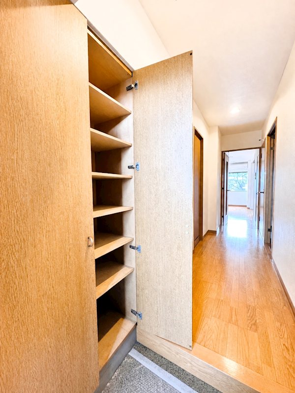 コートエバーグリーン 玄関